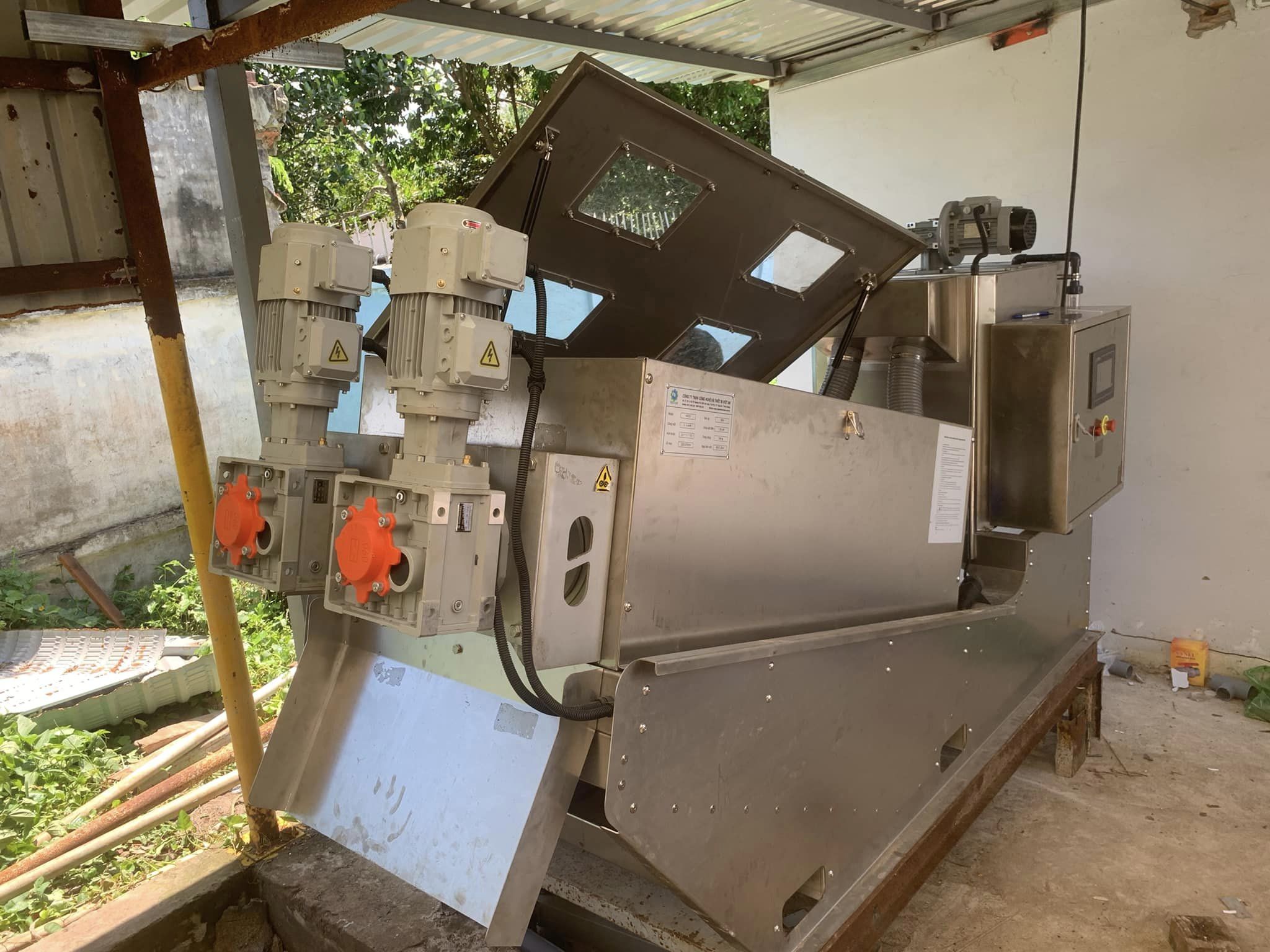 Máy ép bùn nhà máy thủy sản