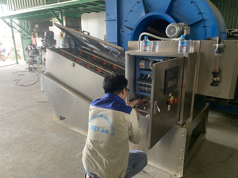 Máy ép bùn truc vít đa đĩa