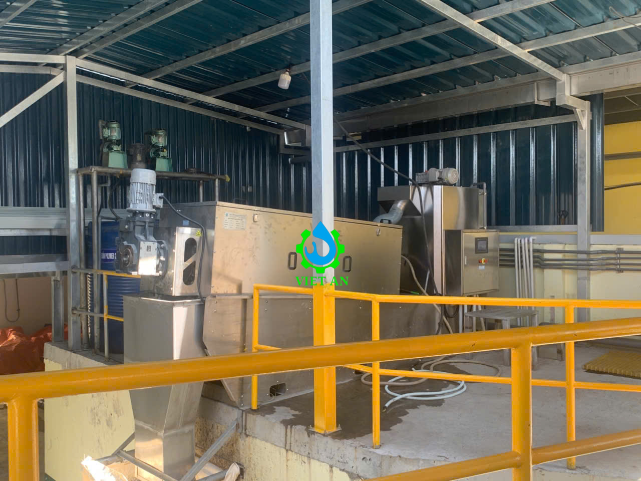 Máy ép bùn trục vít Việt an