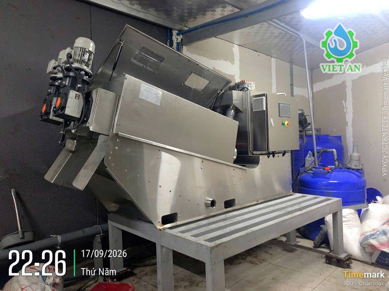Lắp đặt máy ép bùn trục vít tại hệ thống xử lý nước thải