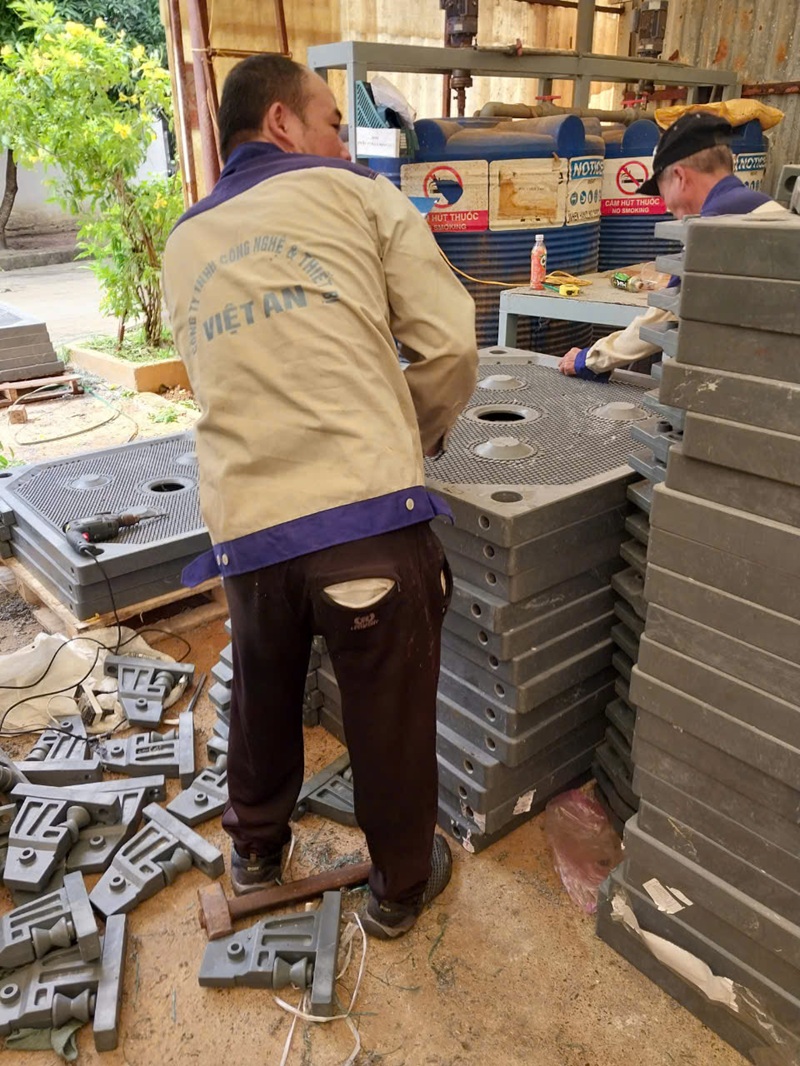 Việt An cung cấp dịch vụ thay tấm khung bản máy ép bùn