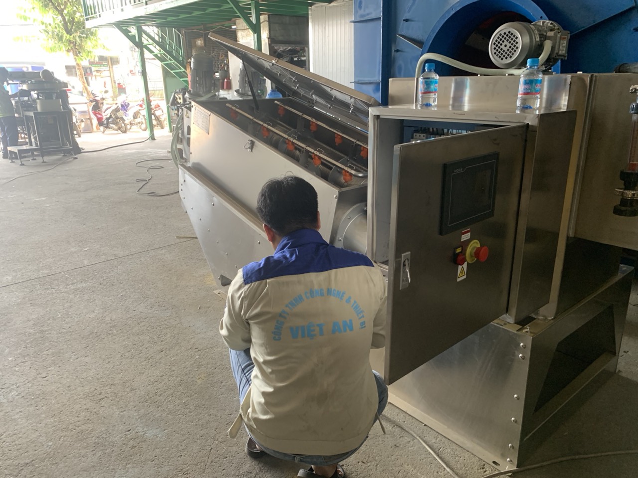 Máy ép bùn trục vít Việt An