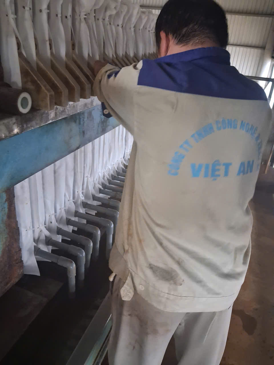 Thay thế vải lọc máy ép bùn