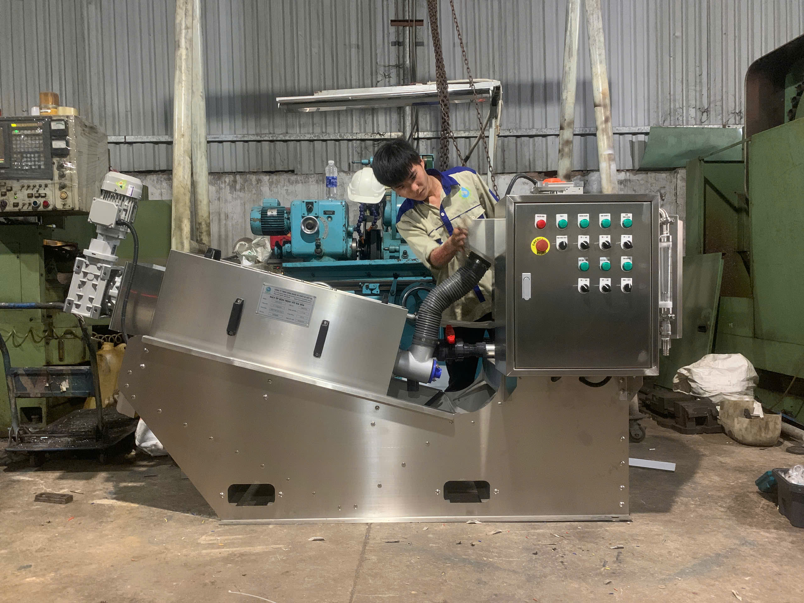 Máy ép bùn trục vít VA131