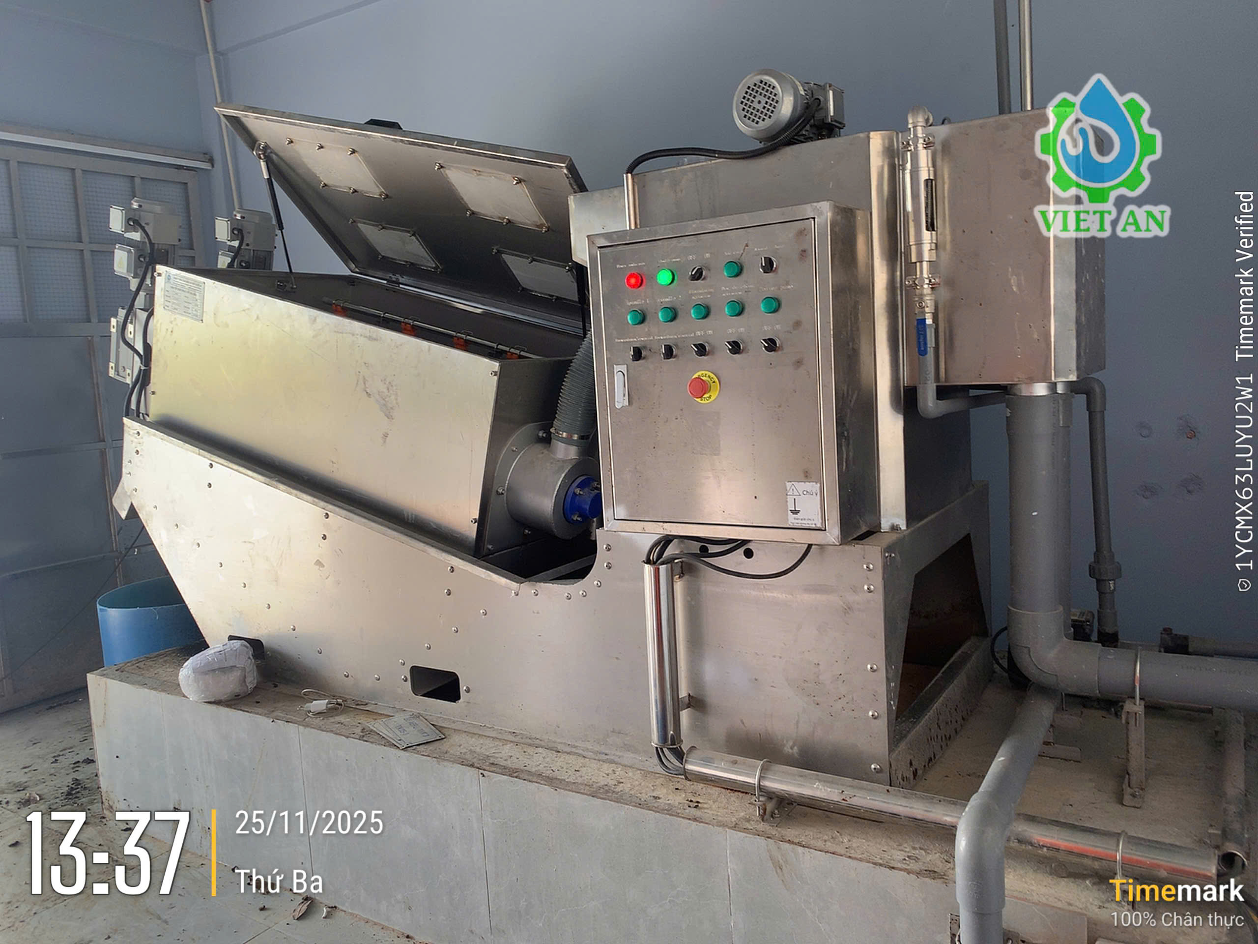 Máy ép bùn trục vít