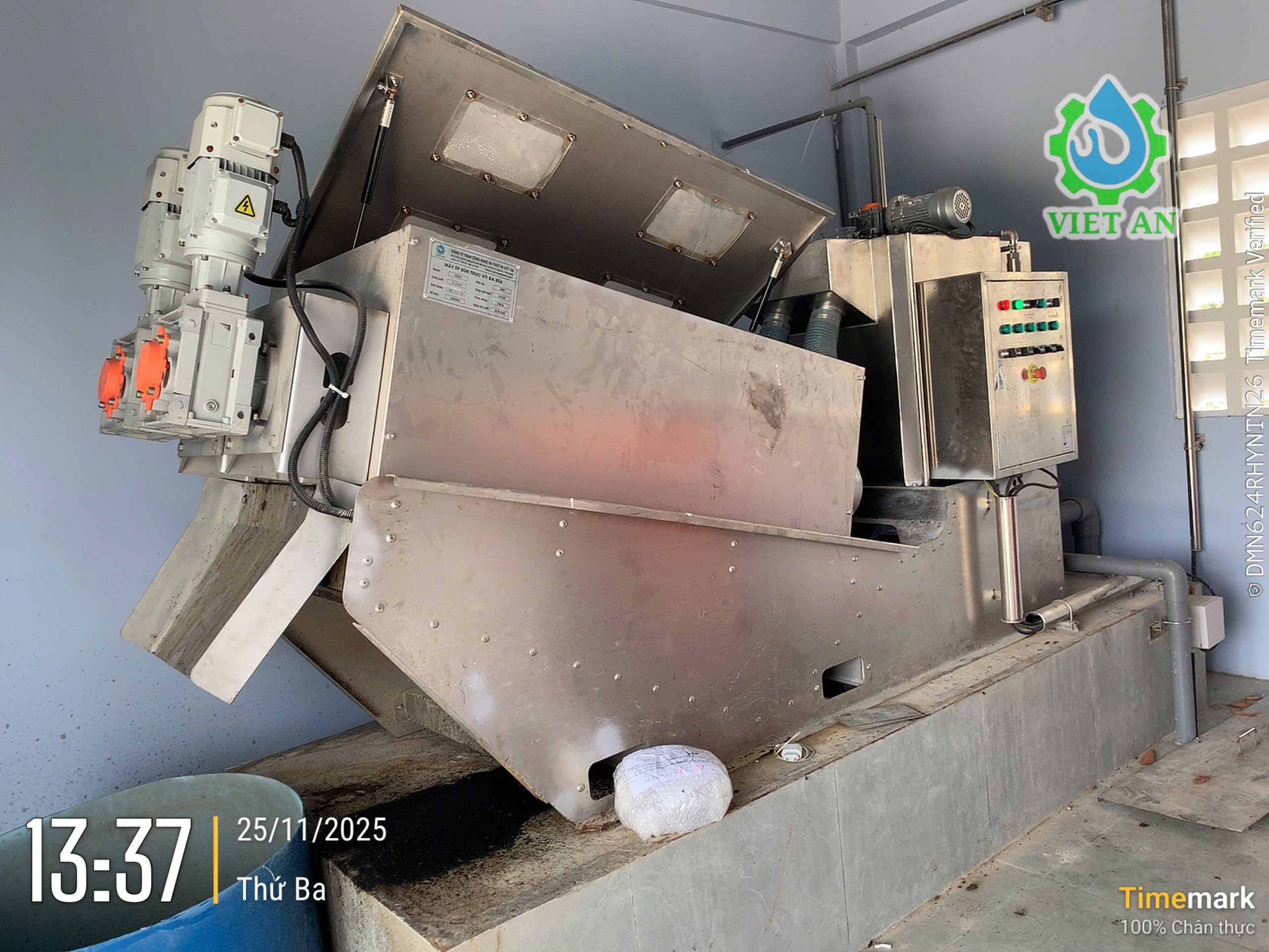 Máy ép bùn trục vít