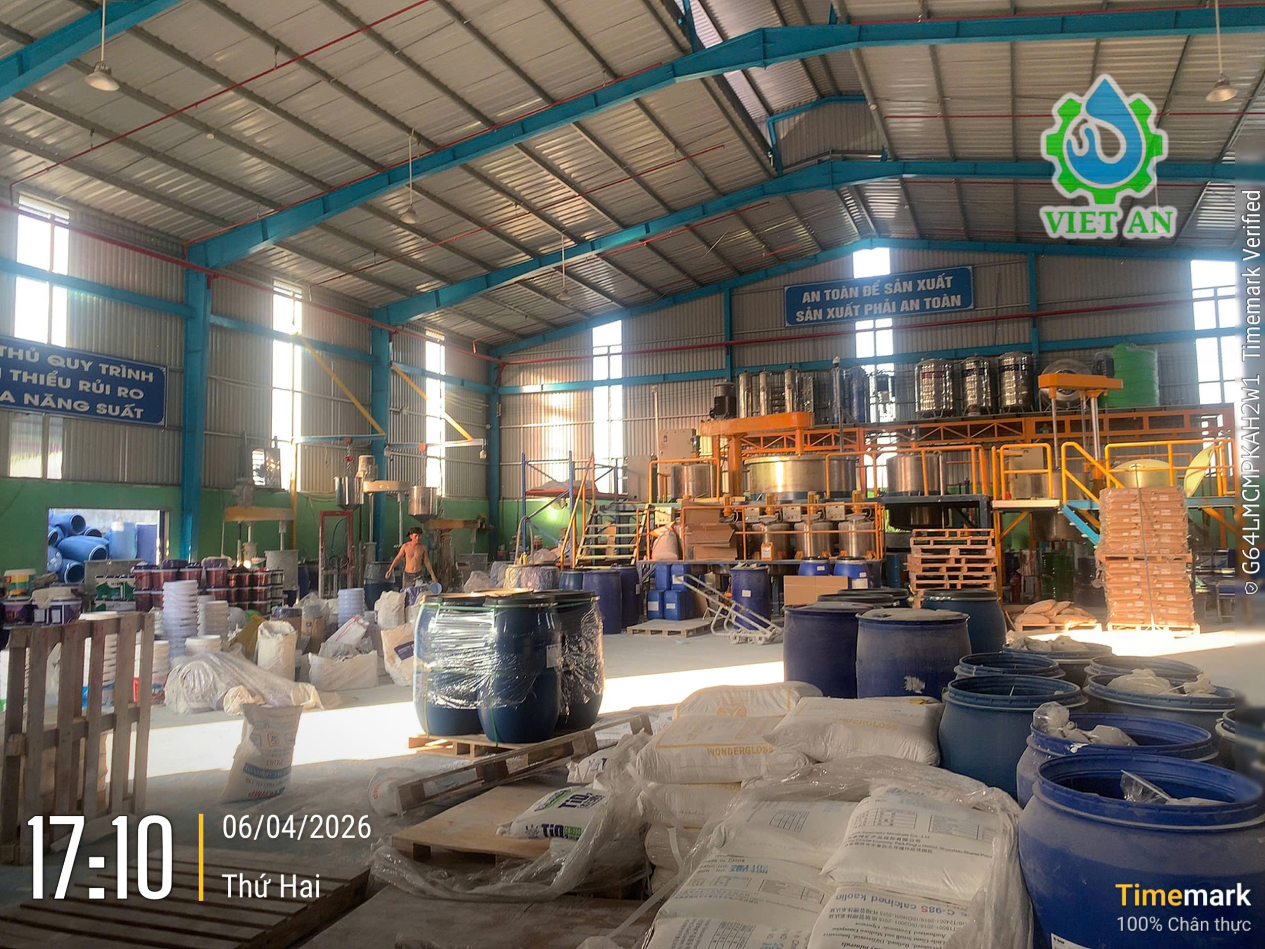 Nhà máy sản xuất Sơn